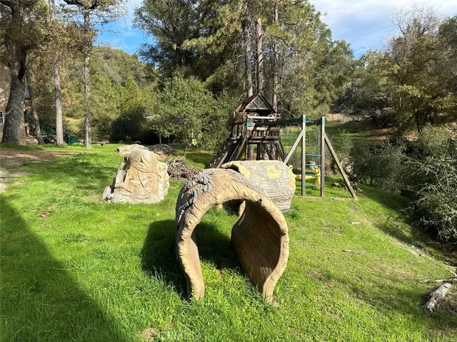 a view of yard with green space