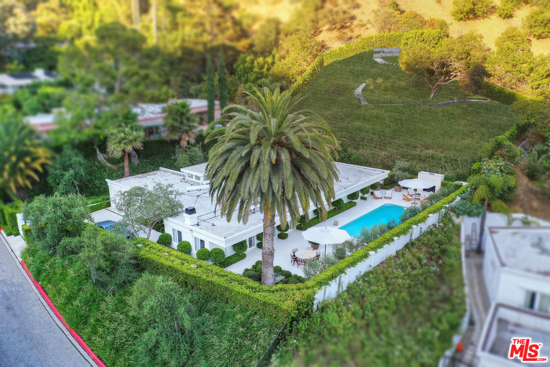 1680 Rising Glen Road Los Angeles, CA 90069 - Photo 1 of 30