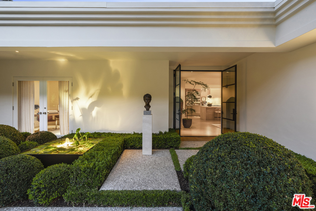 1680 Rising Glen Road Los Angeles, CA 90069 - Photo 20 of 30