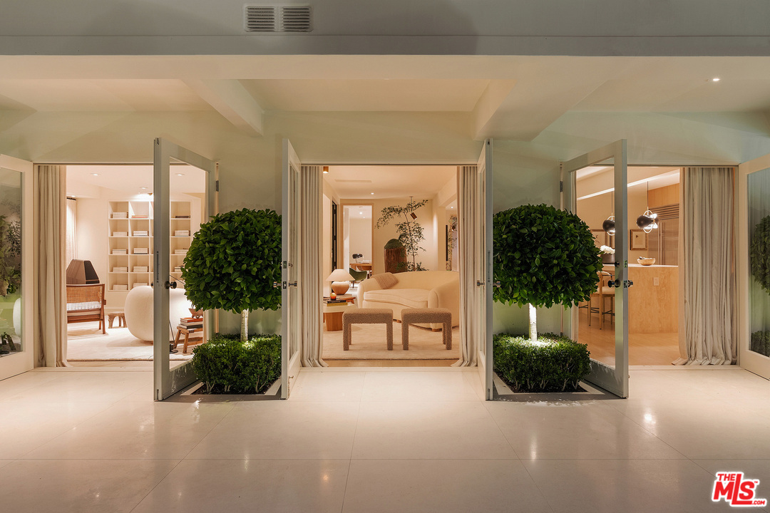 1680 Rising Glen Road Los Angeles, CA 90069 - Photo 27 of 30