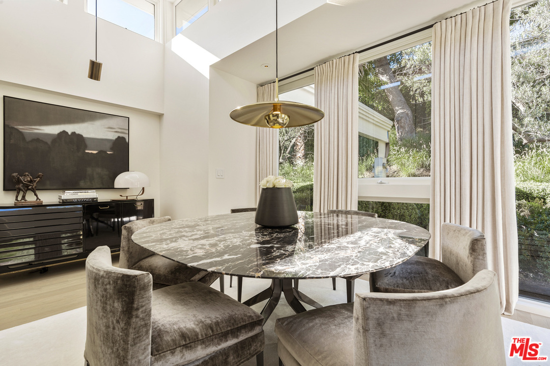 1680 Rising Glen Road Los Angeles, CA 90069 - Photo 5 of 30