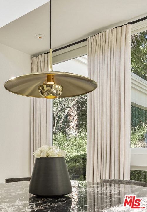 1680 Rising Glen Road Los Angeles, CA 90069 - Photo 6 of 30