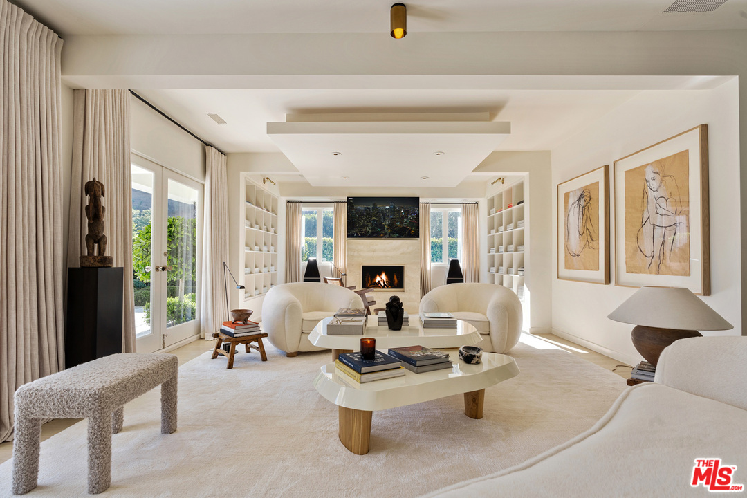1680 Rising Glen Road Los Angeles, CA 90069 - Photo 9 of 30