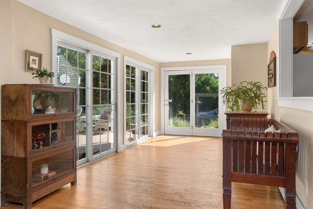 76 Warren Street Georgetown, MA 01833 - Photo 12 of 42 Gallery Image 12