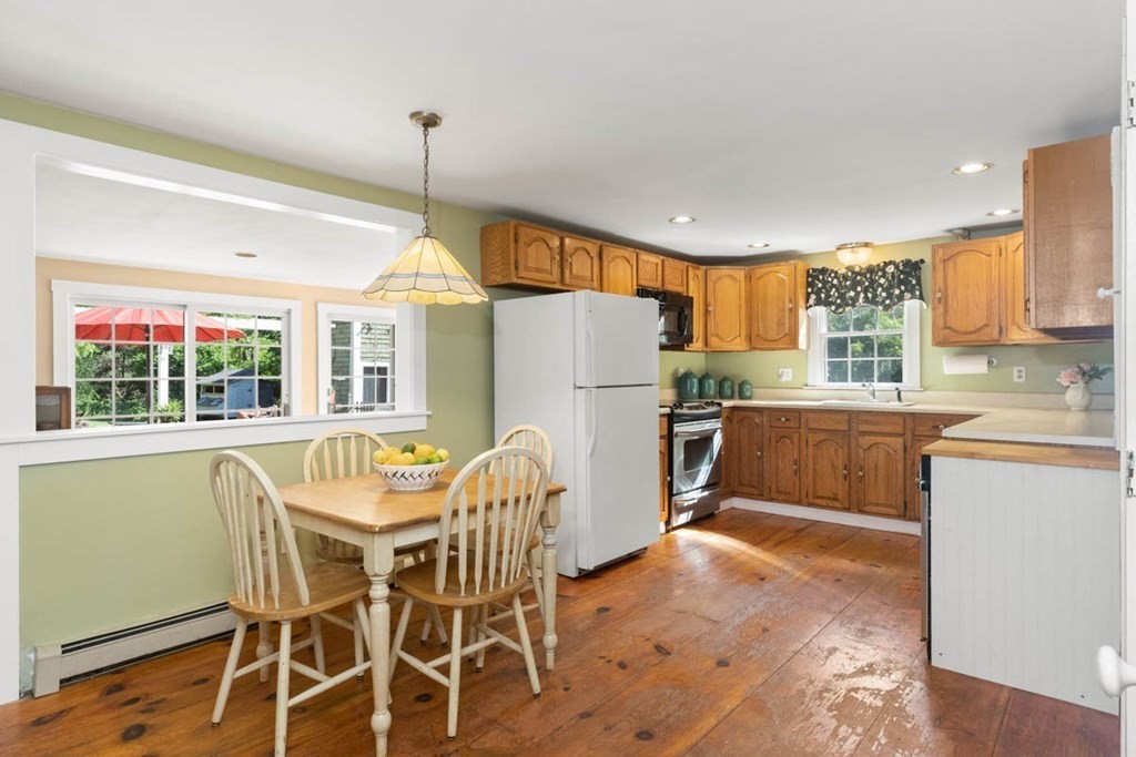 76 Warren Street Georgetown, MA 01833 - Photo 14 of 42 Gallery Image 14