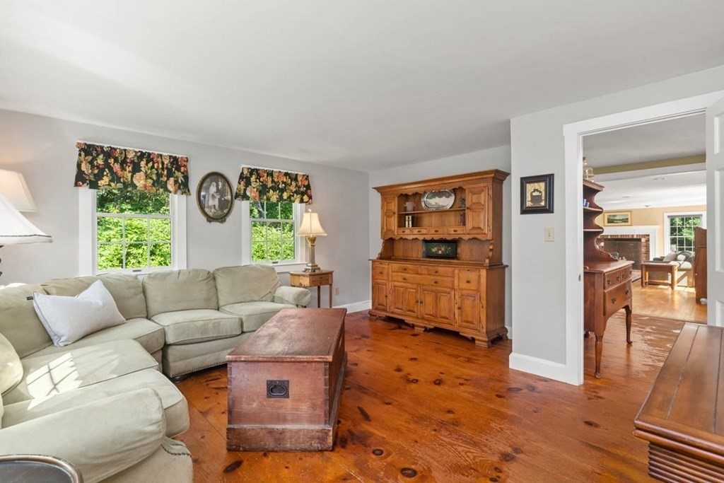 76 Warren Street Georgetown, MA 01833 - Photo 5 of 42 Gallery Image 5