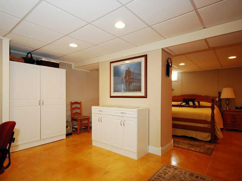 29 Parsonage Road North Yarmouth, ME 04097 - Photo 20 of 34 Den/Family/Great Room. currently...