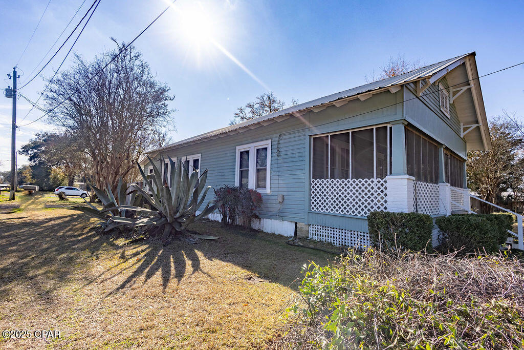 804 South 8th Street Chipley, FL 32428 - Photo 3 of 58