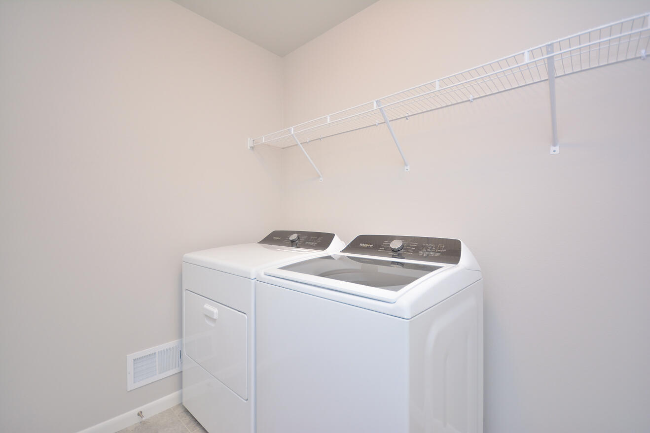 1007 Elderberry Road Oconomowoc, WI 53066 - Photo 10 of 30 77 ARWT (22)