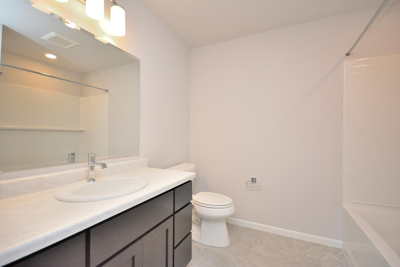 1007 Elderberry Road Oconomowoc, WI 53066 - Photo 14 of 30 77 ARWT (5)