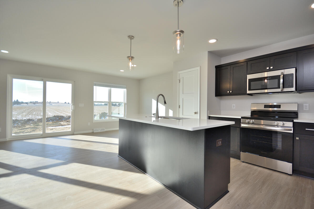 1007 Elderberry Road Oconomowoc, WI 53066 - Photo 16 of 30 77 ARWT (7)