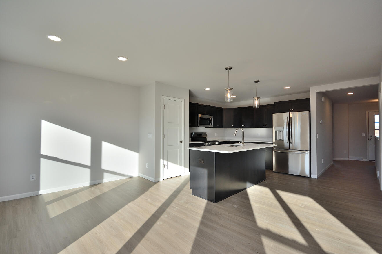 1007 Elderberry Road Oconomowoc, WI 53066 - Photo 18 of 30 77 ARWT (9)