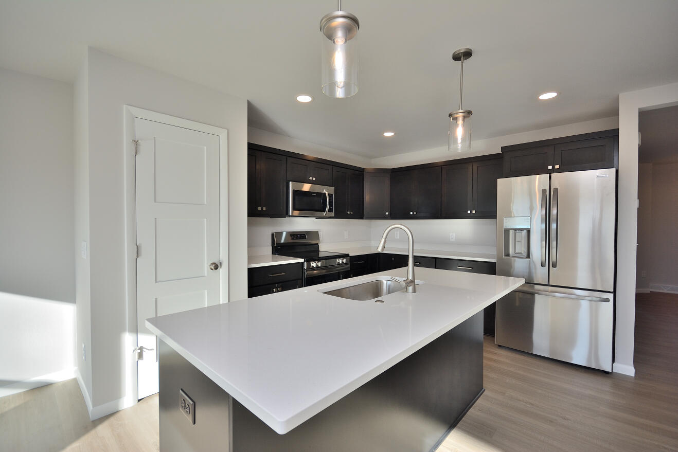 1007 Elderberry Road Oconomowoc, WI 53066 - Photo 21 of 30 77 ARWT (12)