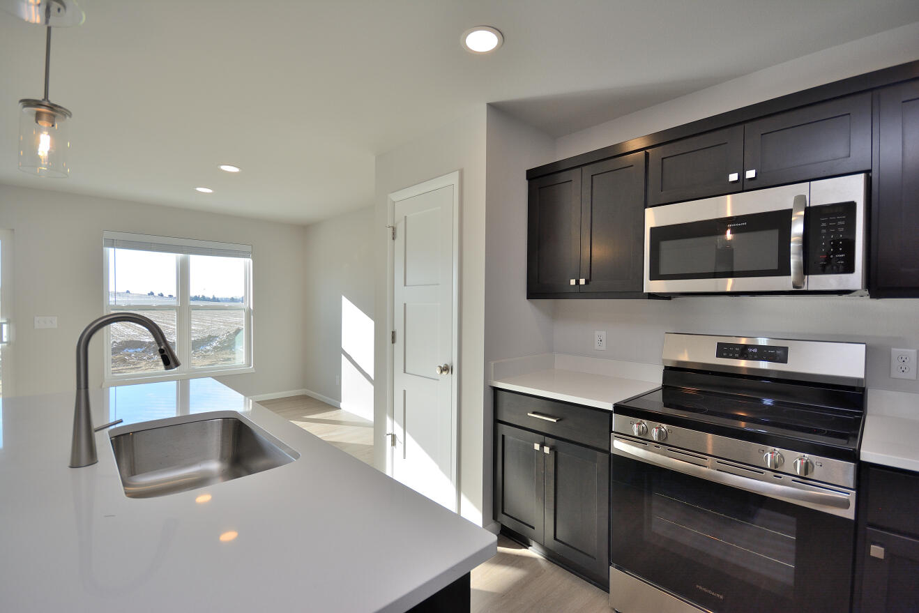 1007 Elderberry Road Oconomowoc, WI 53066 - Photo 22 of 30 77 ARWT (13)