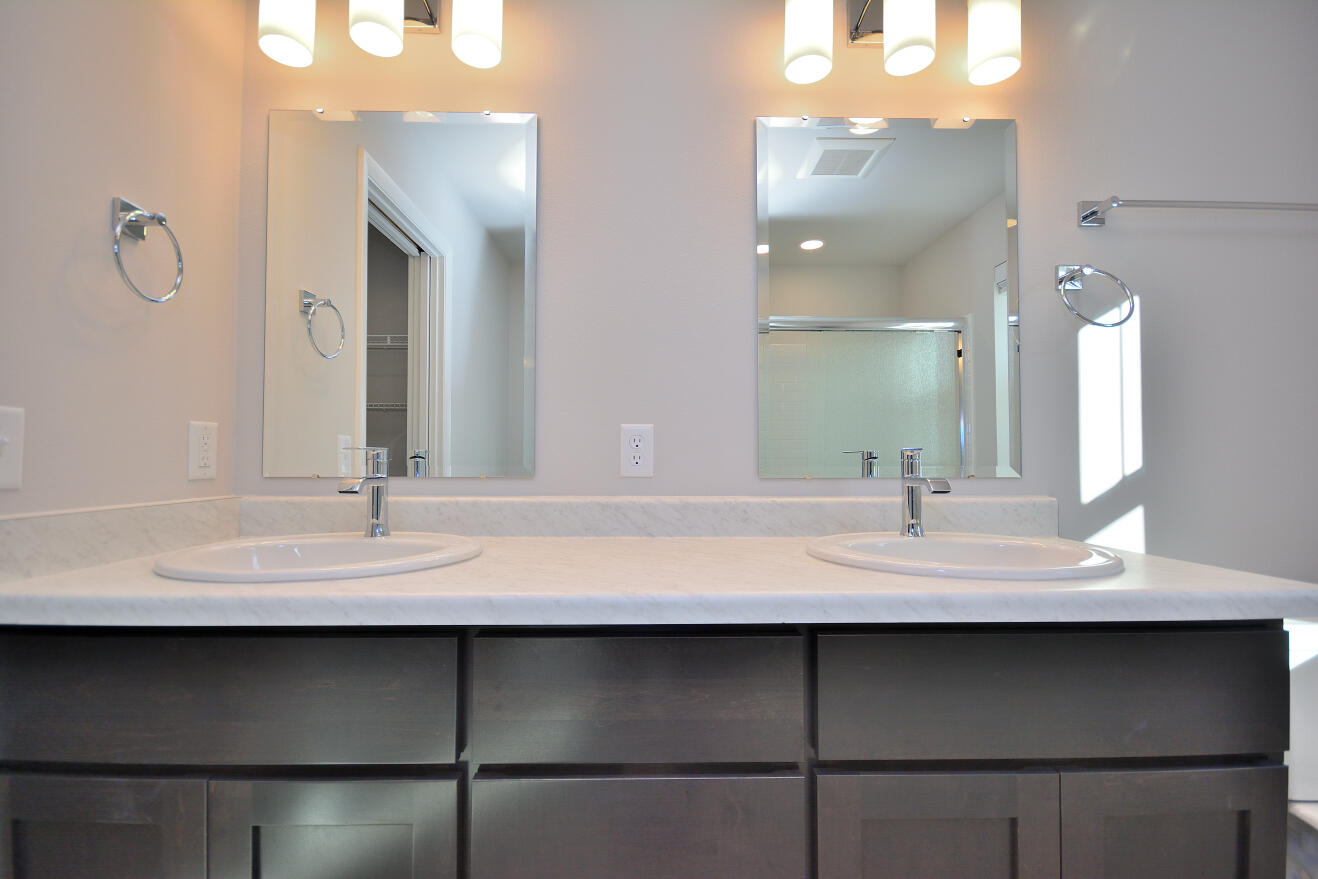 1007 Elderberry Road Oconomowoc, WI 53066 - Photo 27 of 30 77 ARWT (18)