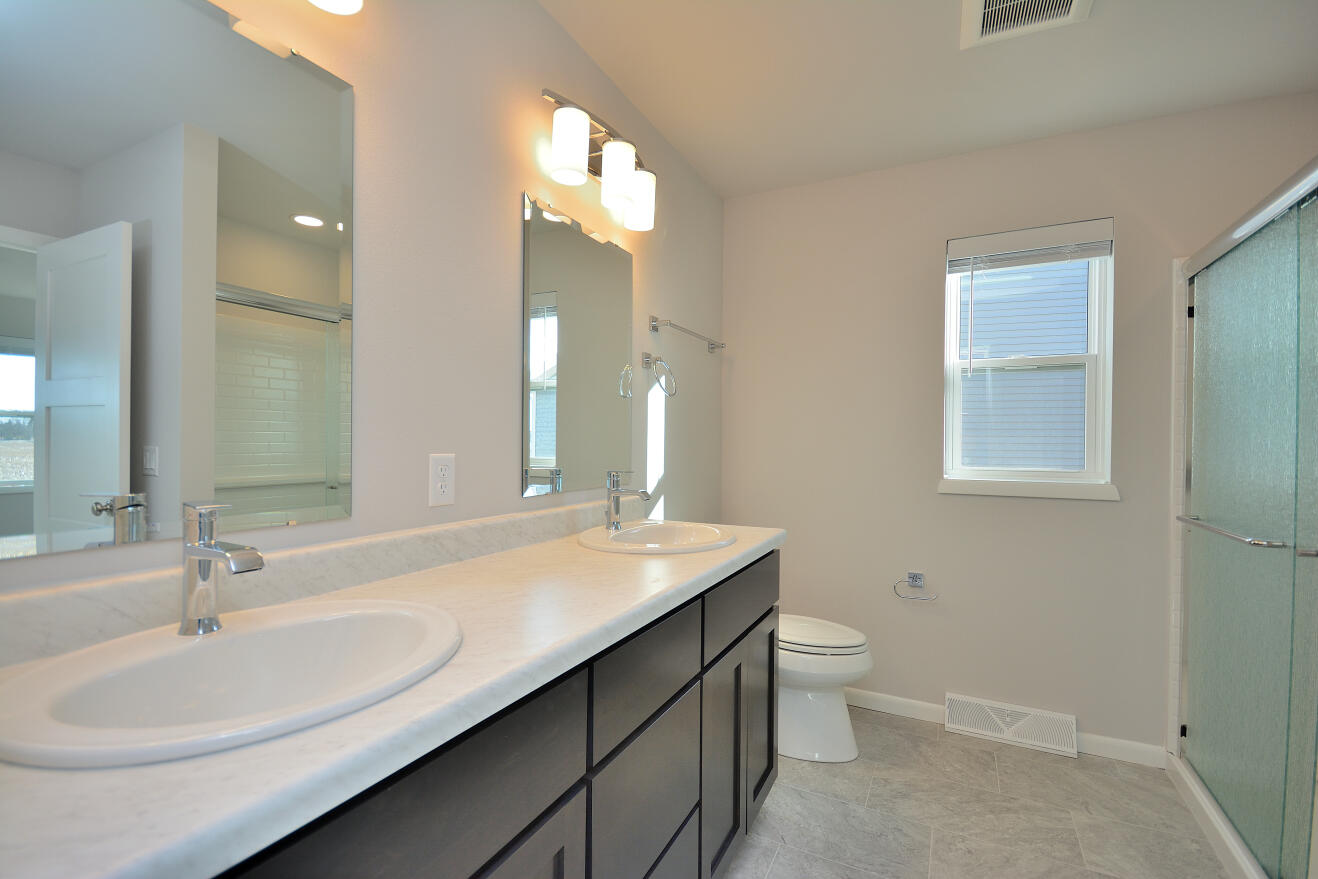 1007 Elderberry Road Oconomowoc, WI 53066 - Photo 7 of 30 77 ARWT (19)