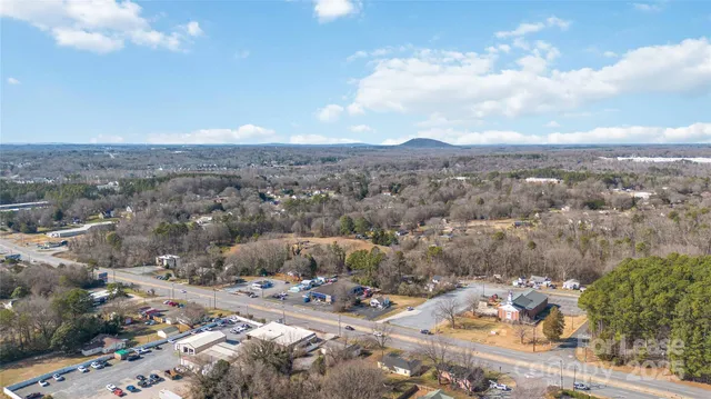 view of a house with a yard