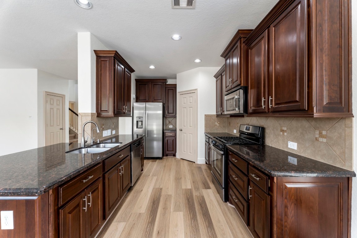 87 Sagamore Ridge Place Spring, TX 77389 - Photo 12 of 31