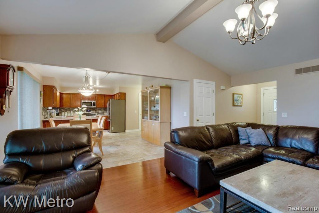 2800 York Rd Rochester Hills-large-006-Great Room  Dining Room-1500x1000-72dpi.jpg