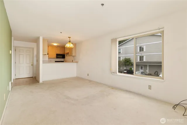 $265,000 | 1910 West Casino Road, Unit 124, Everett, WA 98204