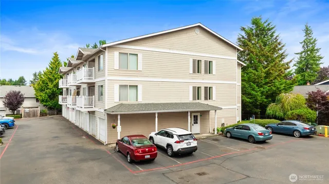 $265,000 | 1910 West Casino Road, Unit 124, Everett, WA 98204