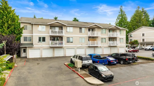 $265,000 | 1910 West Casino Road, Unit 124, Everett, WA 98204