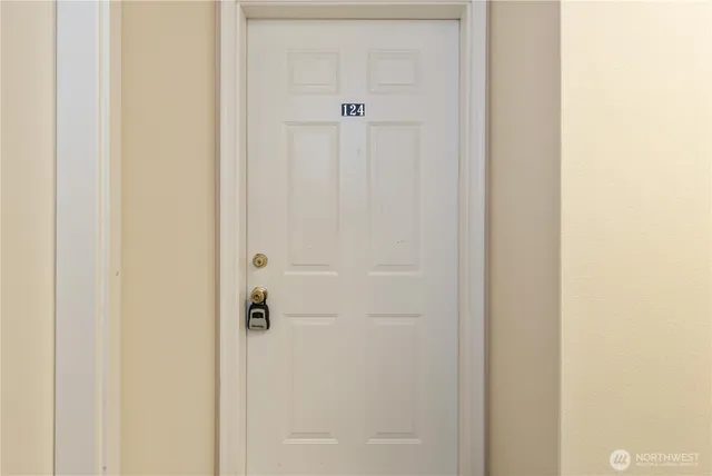 $265,000 | 1910 West Casino Road, Unit 124, Everett, WA 98204