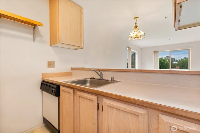 $265,000 | 1910 West Casino Road, Unit 124, Everett, WA 98204