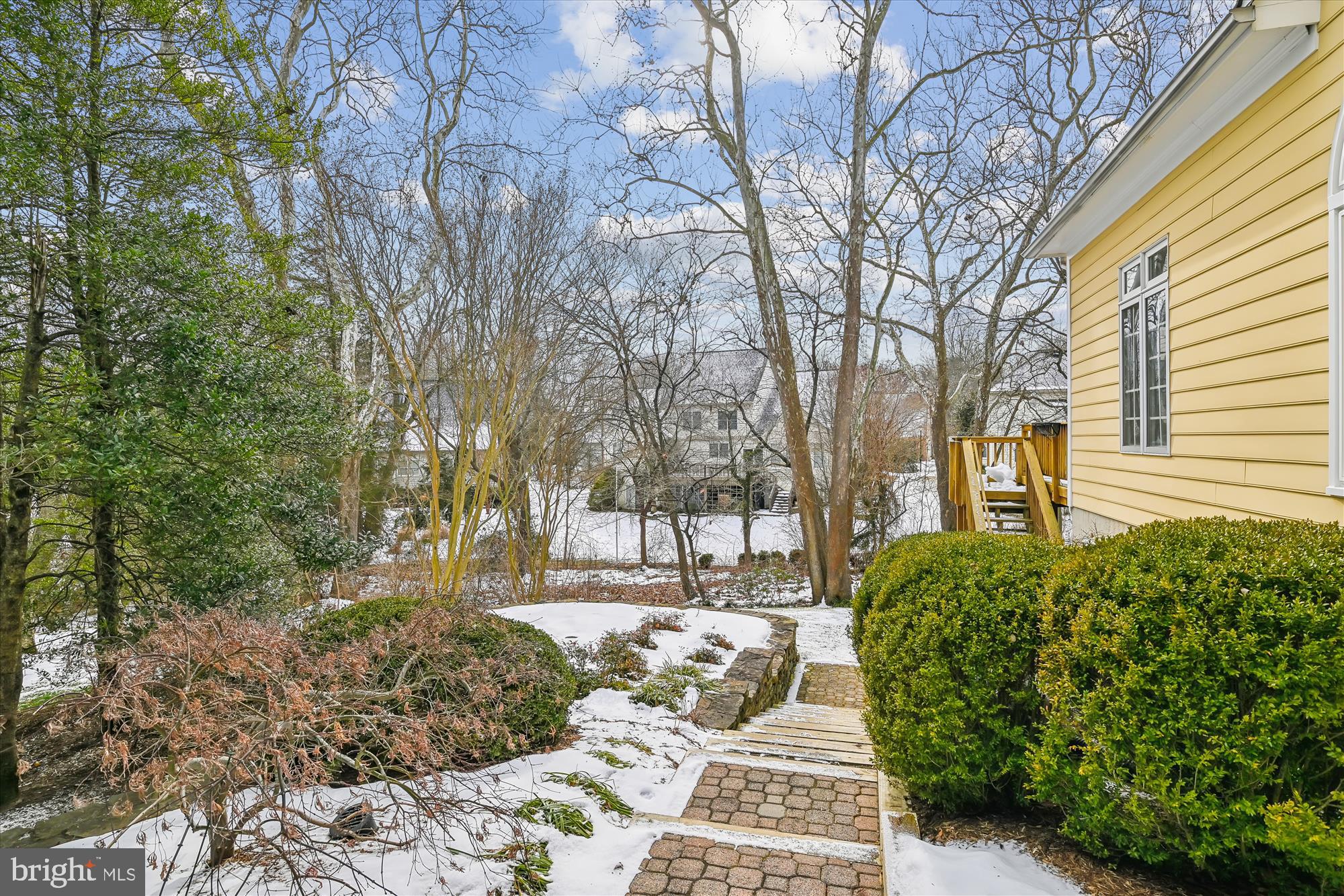 219 Spring Race Court Annapolis, MD 21401 - Photo 4 of 50 Side Yard steps