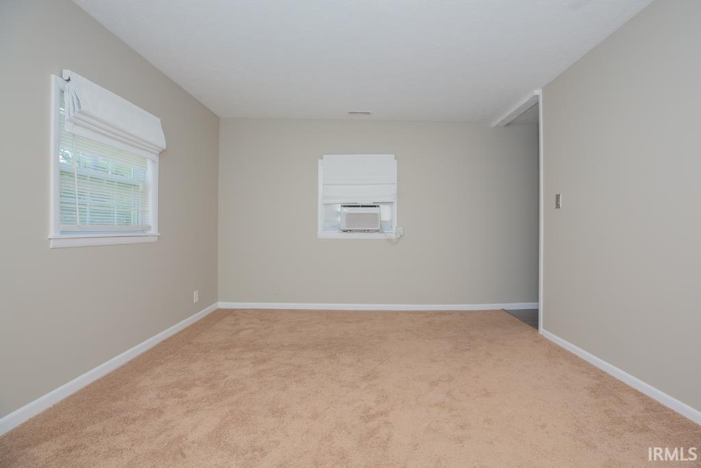 1425 Southeast Riverside Drive Evansville, IN 47713 - Photo 3 of 17 Gallery Image 3
