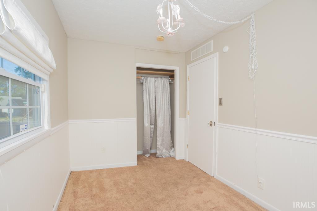 1425 Southeast Riverside Drive Evansville, IN 47713 - Photo 7 of 17 Gallery Image 7