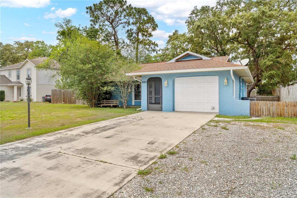 9063 Pemberton Street Spring Hill, FL 34608 - Photo 2 of 36