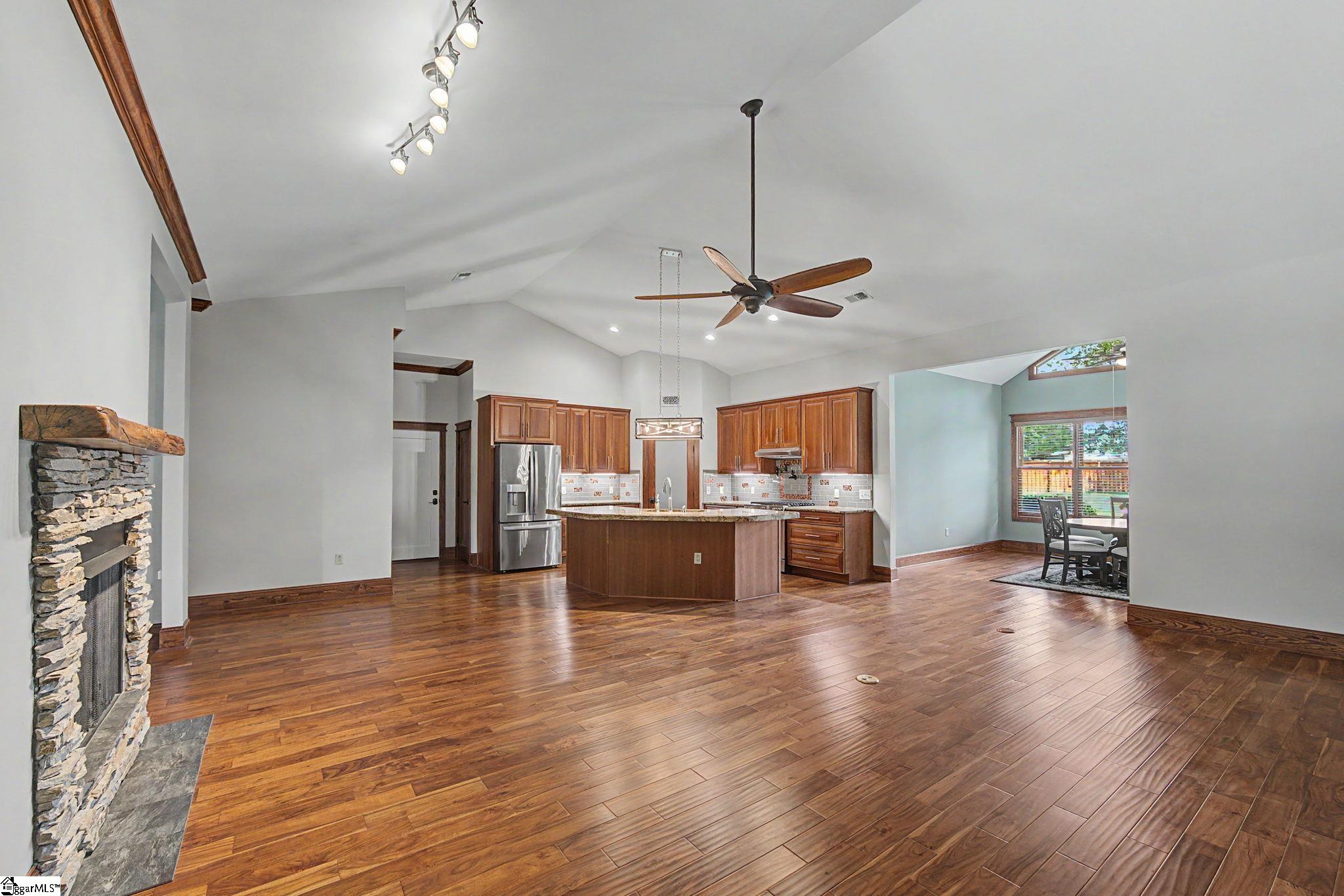 102 Gresham Road Simpsonville, SC 29681 - Photo 10 of 50