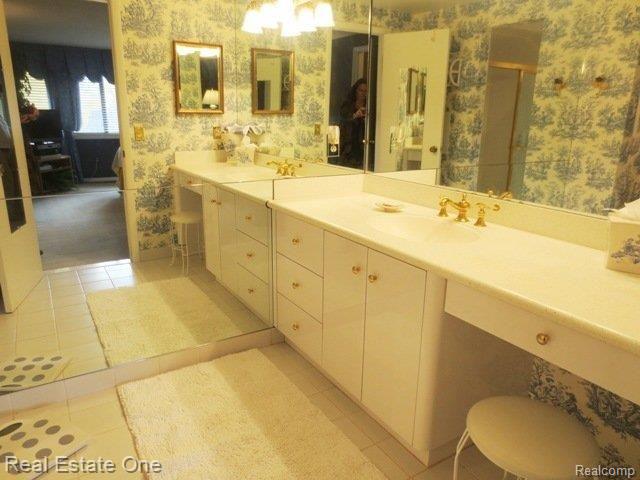 5070 Patrick Road West Bloomfield, MI 48322 - Photo 22 of 33 MASTER BATH
