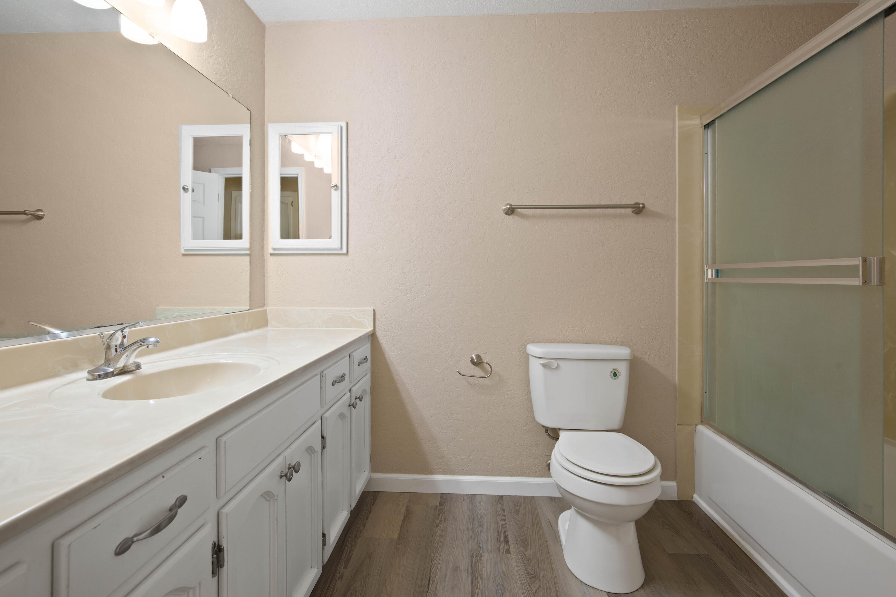 1202 Morrow Road, Unit A Medford, OR 97504 - Photo 13 of 21 CU9A4105