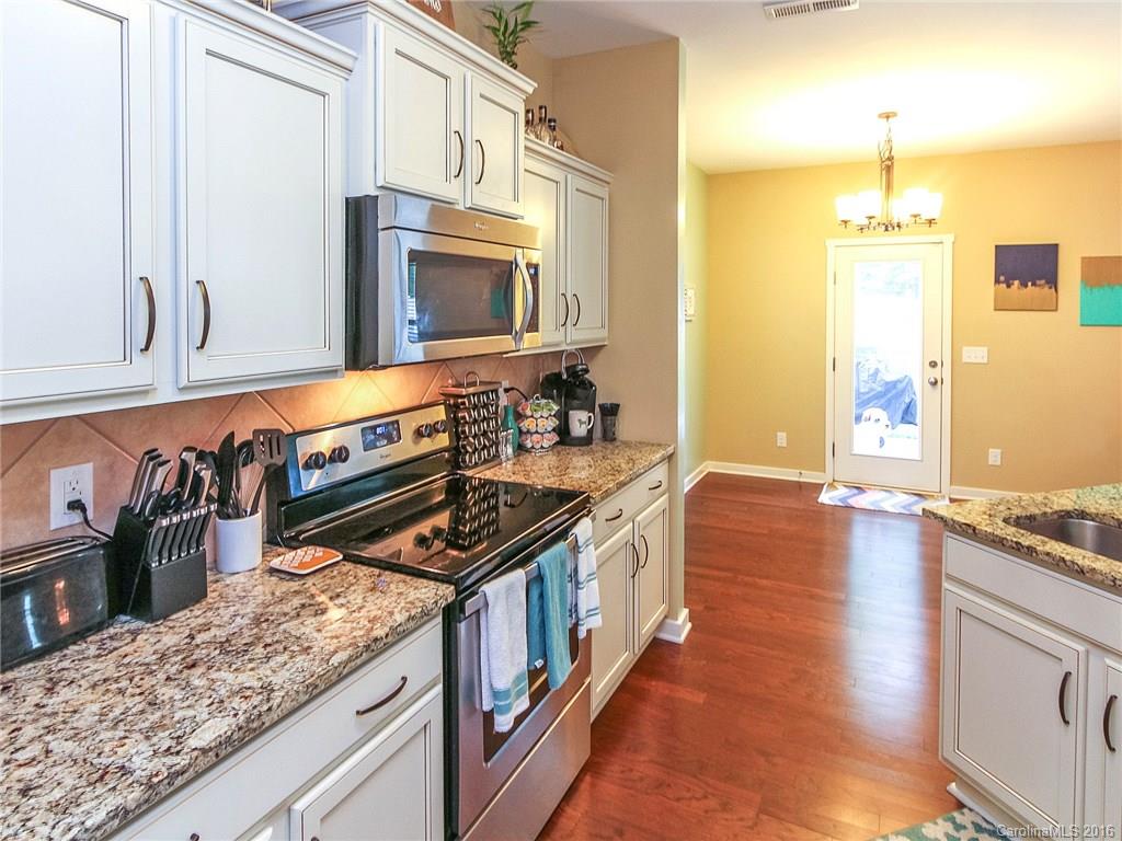2720 Bramble Ridge Court Charlotte, NC 28215 - Photo 6 of 22