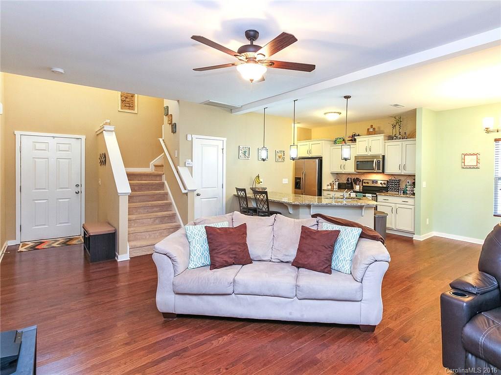 2720 Bramble Ridge Court Charlotte, NC 28215 - Photo 8 of 22