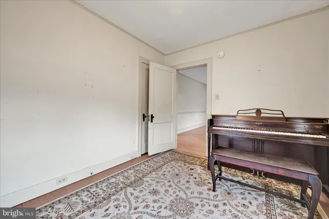 a view of utility room