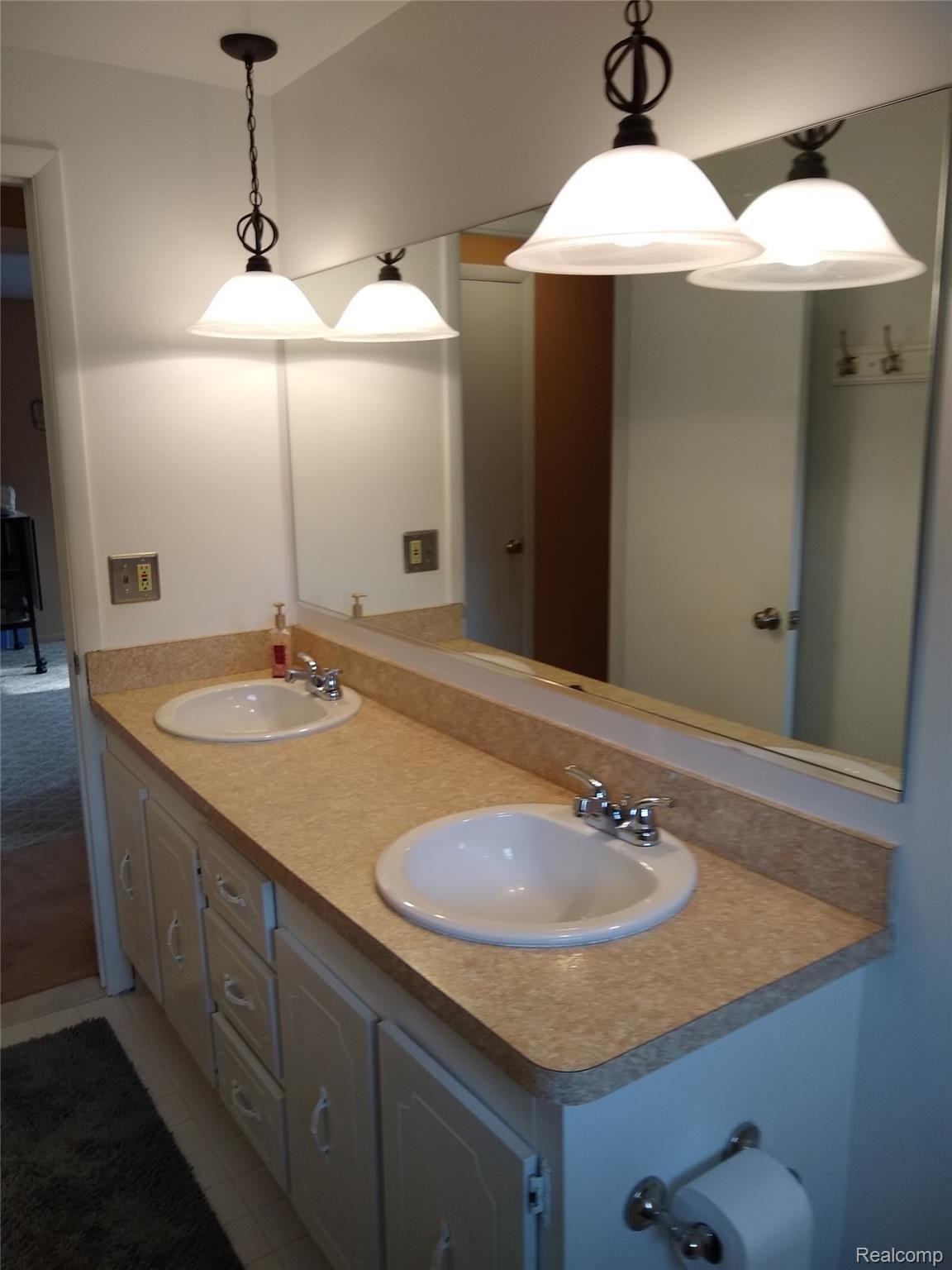 2901 Bullard Road Hartland, MI 48353 - Photo 16 of 26 Full bath2
