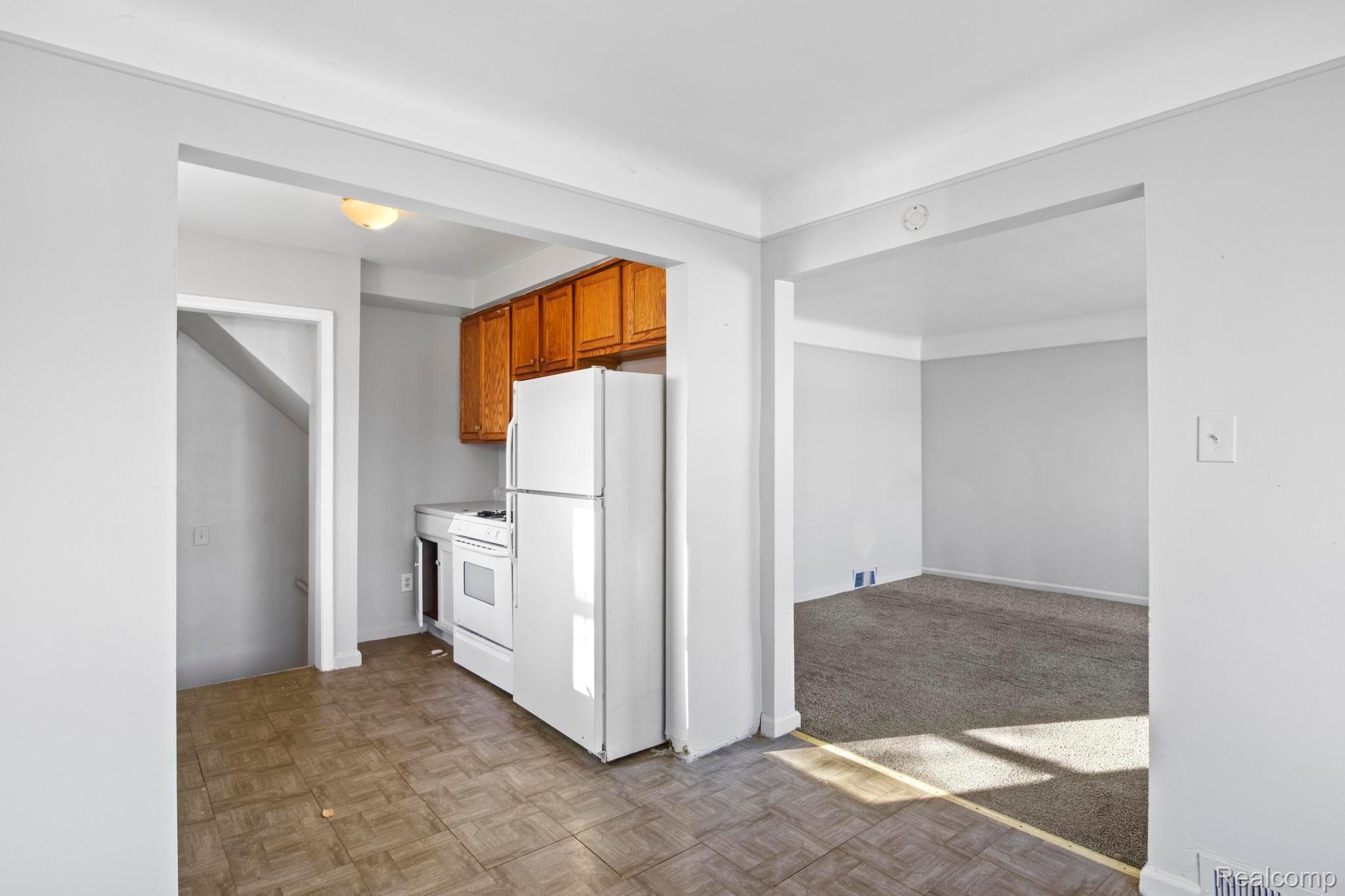 21507 Waltham Road Warren, MI 48089 - Photo 13 of 28 Gallery Image 13