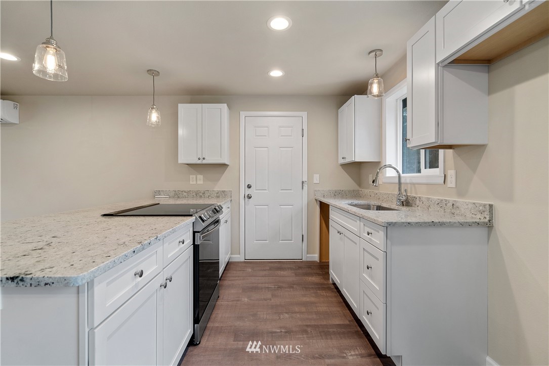 17037 Sargent Road Southwest Rochester, WA 98579 - Photo 4 of 19