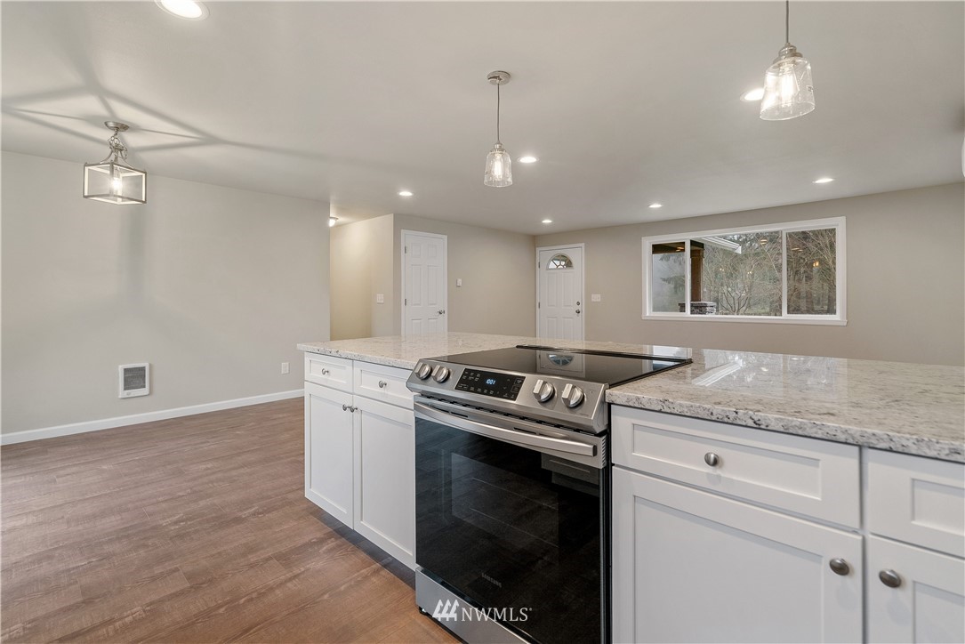 17037 Sargent Road Southwest Rochester, WA 98579 - Photo 5 of 19