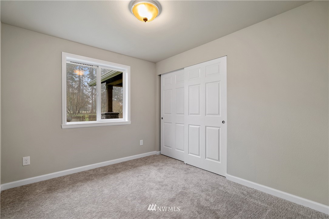 17037 Sargent Road Southwest Rochester, WA 98579 - Photo 9 of 19