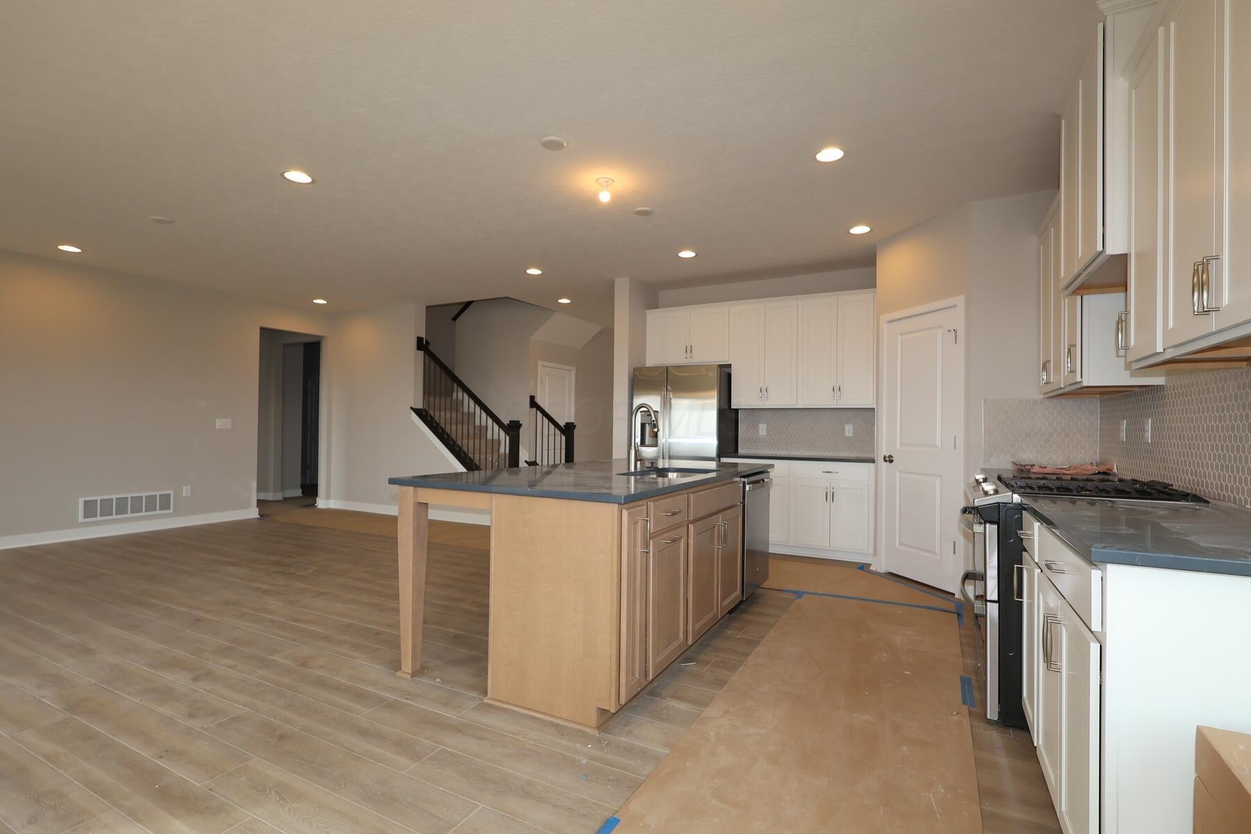 3058 Brian Way Delaware, OH 43015 - Photo 6 of 25 Kitchen