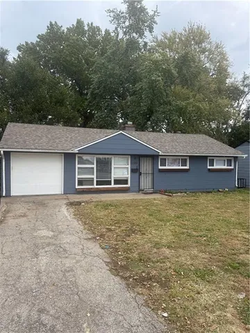 $169,950 | 11123 Blue Ridge Boulevard, Kansas City, MO 64134