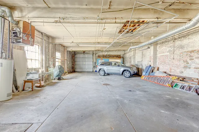 $395,000 | 907 East State Street, Rockford, IL 61104