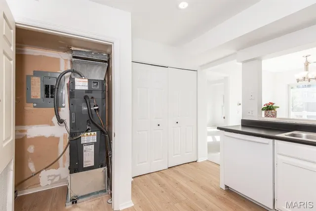 $240,000 | 1010 Thoreau Court, Unit 301, Creve Coeur, MO 63146