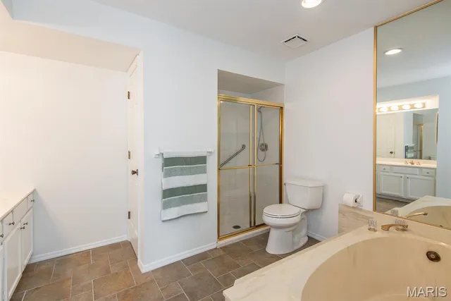 $240,000 | 1010 Thoreau Court, Unit 301, Creve Coeur, MO 63146