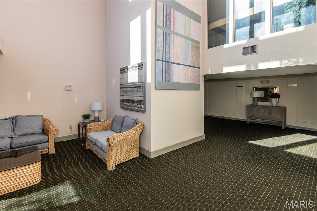 1010 Thoreau Court, Unit 301 Creve Coeur, MO 63146 - Photo 3 of 37