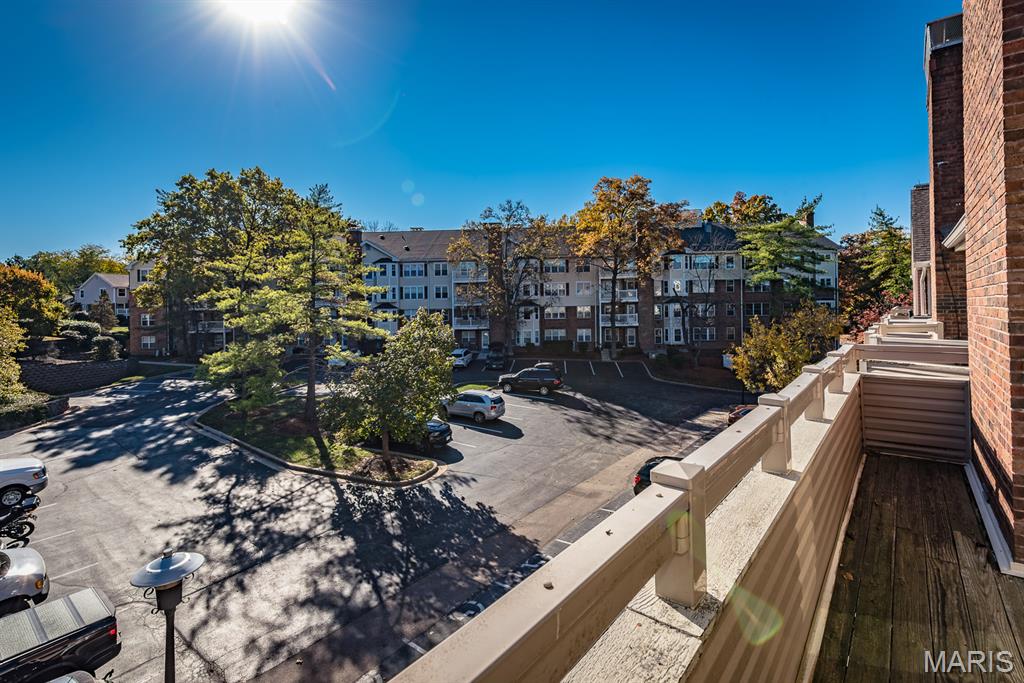 1010 Thoreau Court, Unit 301 Creve Coeur, MO 63146 - Photo 34 of 37